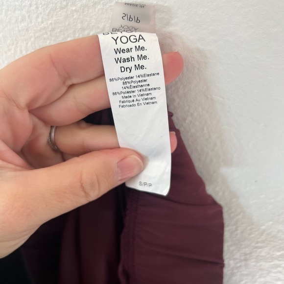 Beyond Yoga Easy Wide Leg Pull-On Pant 31" In Dark Cherry Size Small - Picture 8 of 8